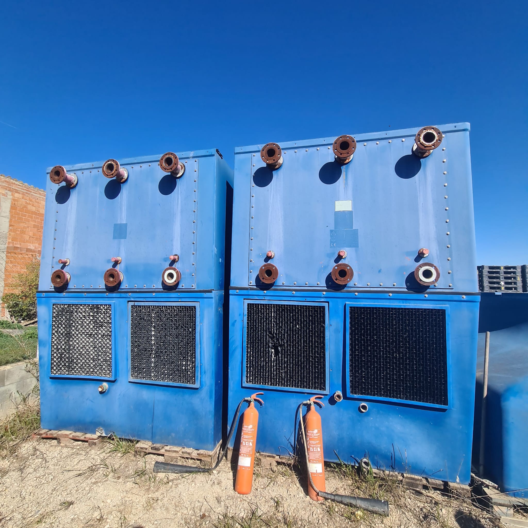 Torres de refrigeración de circuito cerrado con serpentín interior de acero galvanizado EWK-E