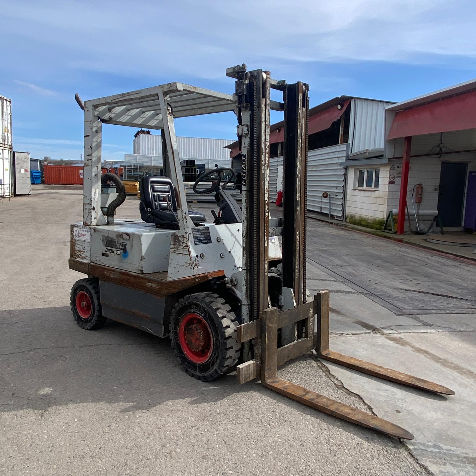 Carretilla elevadora DIÉSEL (gasoil) FIAT DI 25 C - Imagen 3