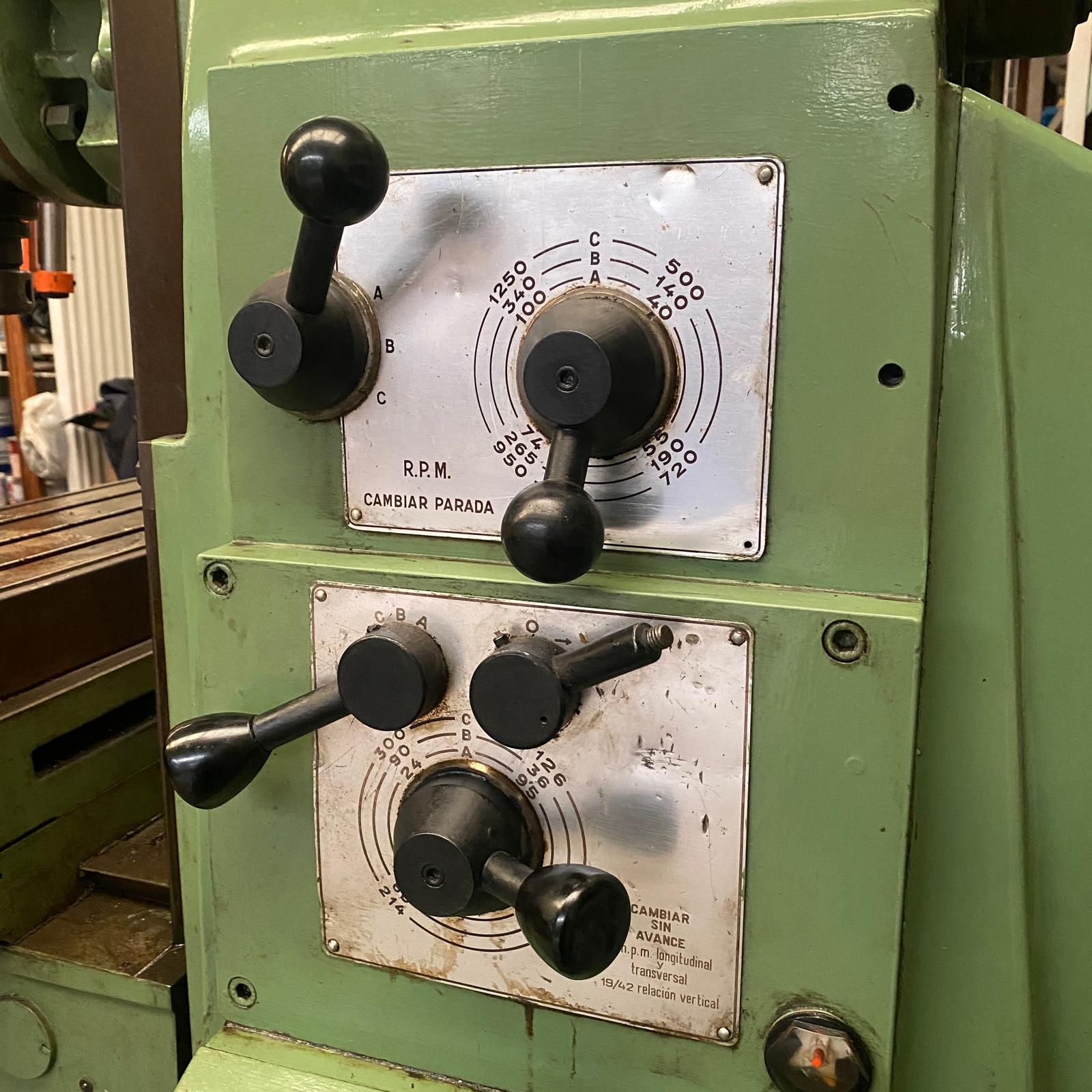 Fresadora Universal FEXA Industrial con Avances Automático - Imagen 4