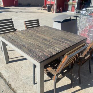 Conjunto de jardín con mesa y 4 sillas | 140x140 cm | Madera y estructura metálica