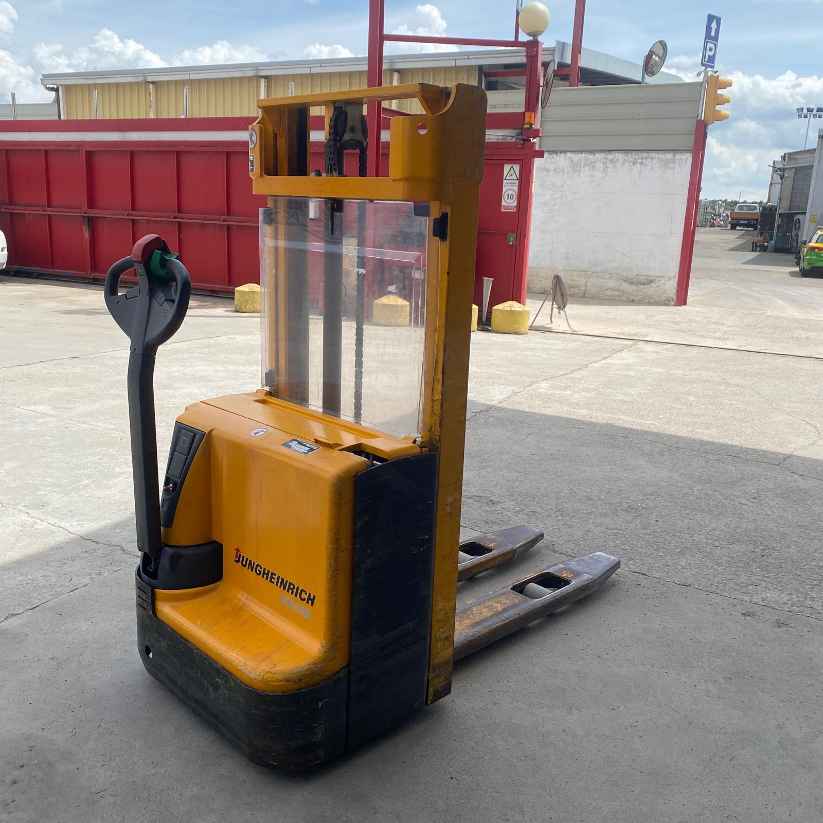 Apilador eléctrico Jungheinrich EJC 10 – 1.000 kg – Elevación 2,5 m - Imagen 3
