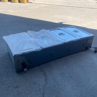 Vista general del baño María Romux 4 cubas de sobremesa con grifo de vaciado y medidas 132 x 54 cm.